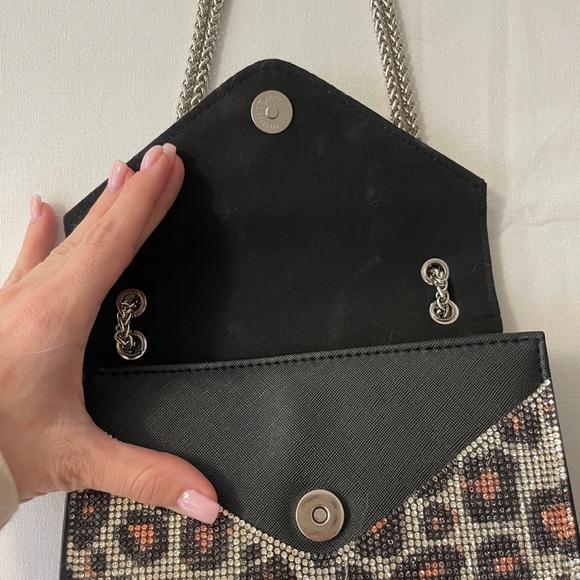 Leopard Print Chain Strap Bag - Picture 4 of 8